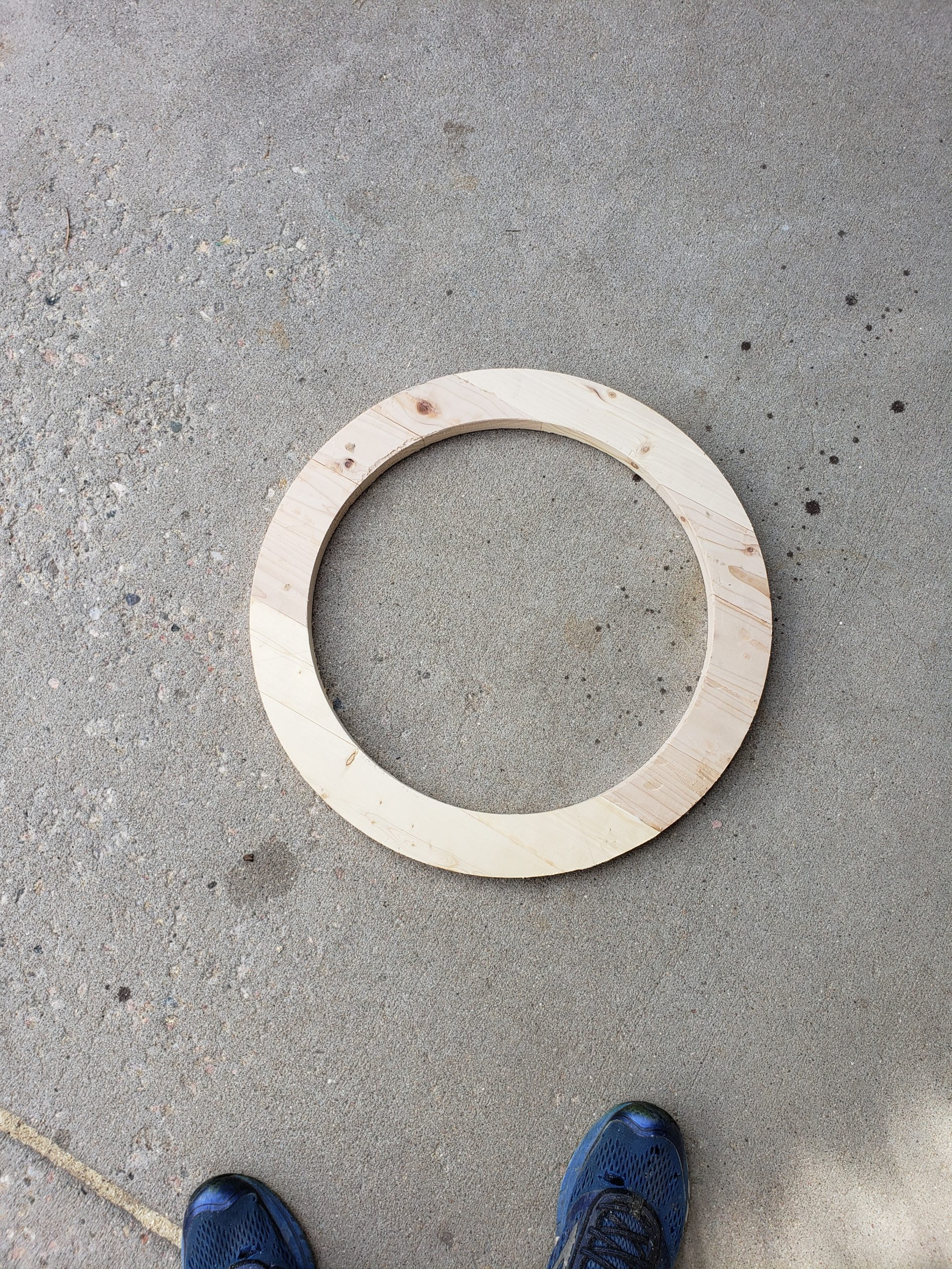 Cutting Wood rings Endtable base